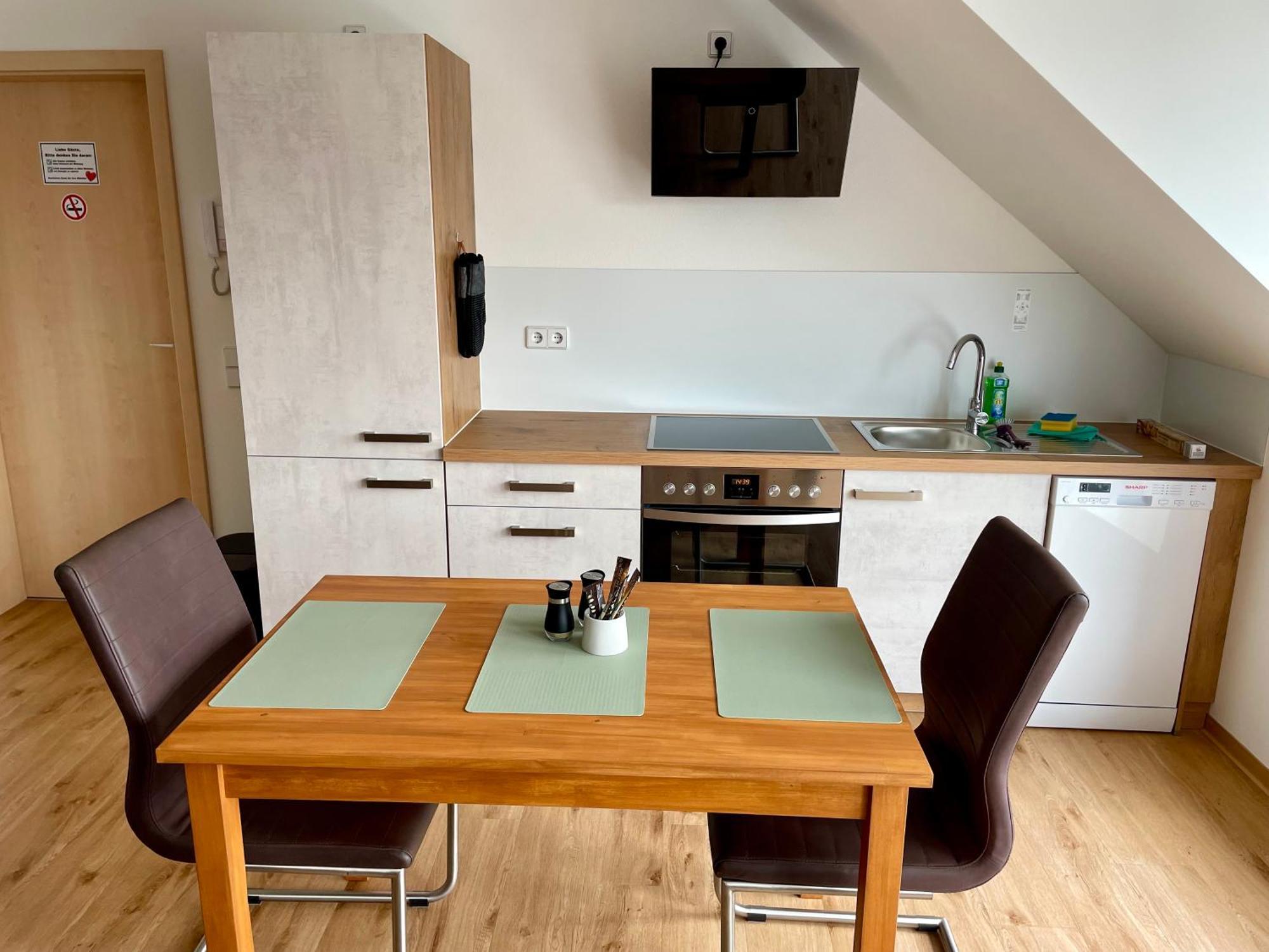 Stadtoase Geraeumige Gaestewohnungen Mit Balkon, Komfort, Modernitaet Und Ruhe, Fuer Monteure Geeignet, Free Wifi Frankenberg/Sa. Kültér fotó